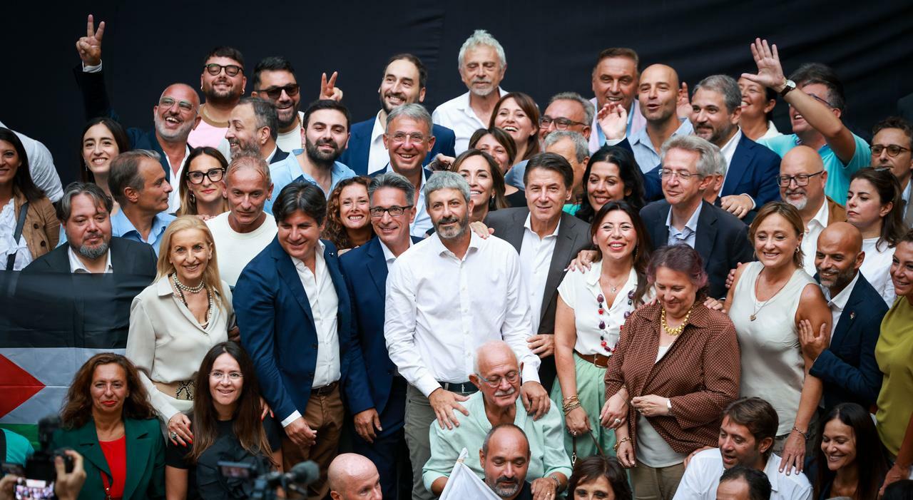 Regionali in Campania. Fico riunisce i partiti: «Coalizione compatta». Ma De Luca lo attacca Regionali in Campania. Fico riunisce i partiti: «Coalizione compatta». Ma De Luca lo attacca