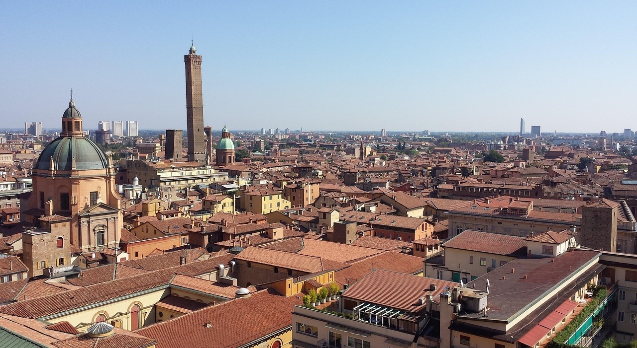 https://statics.cedscdn.it/photos/MED_HIGH/2025/09/19/9077318_19112024_bologna_2630373_1280.jpg