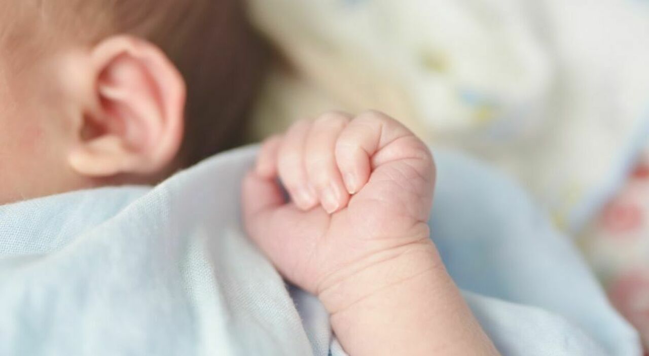 https://statics.cedscdn.it/photos/MED_HIGH/2025/09/19/9077543_19143942_neonata_sepolta_viva_india_pastore_sente_piangere_oggi_19_settembre_2025.jpg
