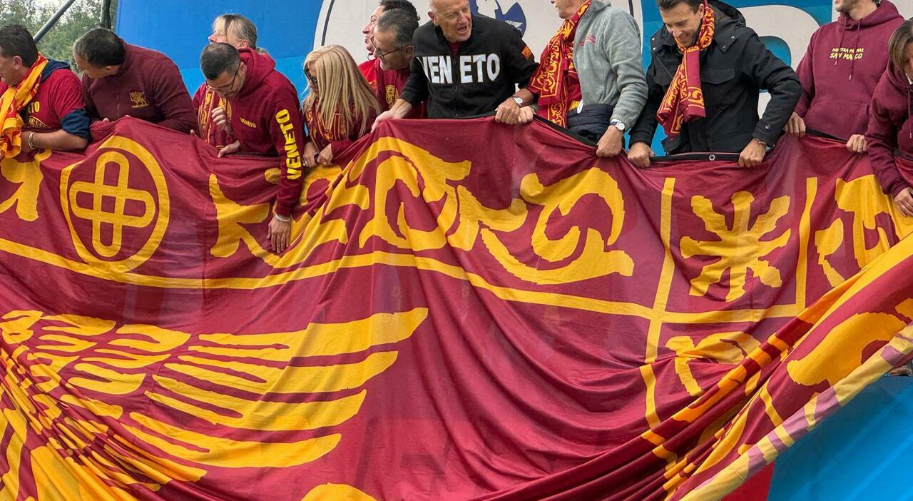 zaia ai leghisti veneti a pontida nel segno di bossi sul palco stefani e vannacci attese 3mila persone