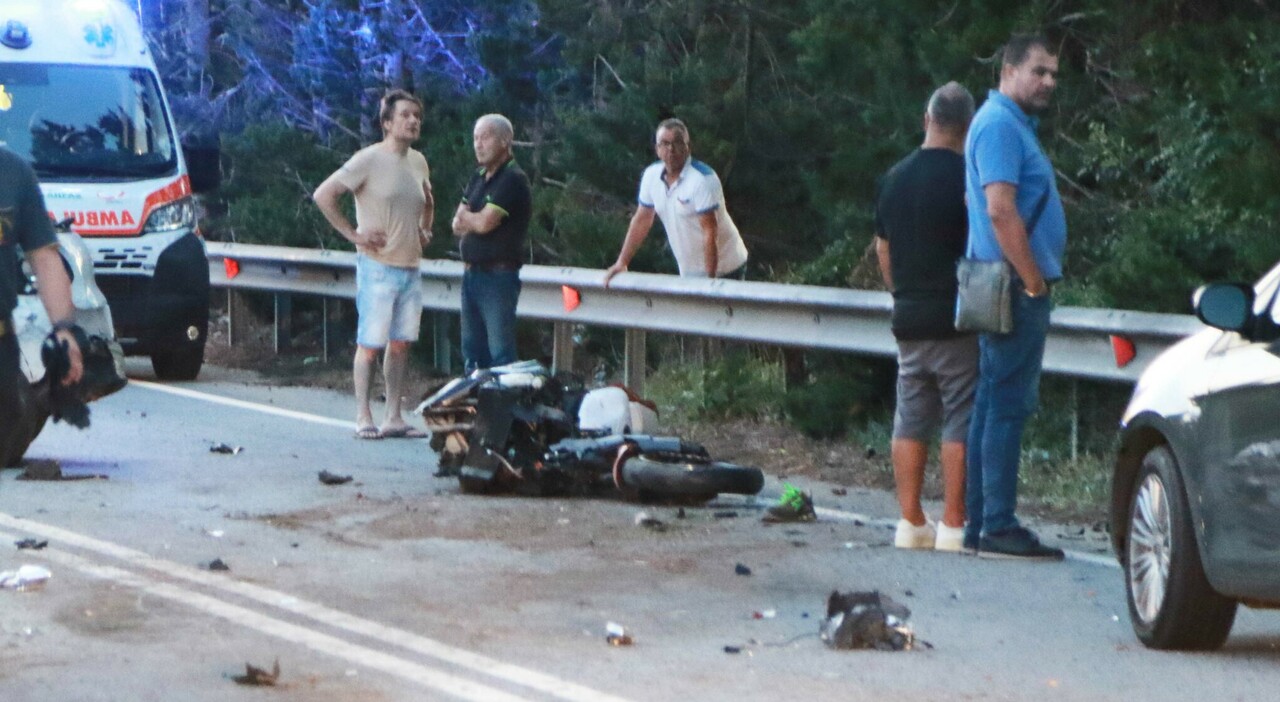Incidente a Benevento, scontro in Tangenziale tra auto e moto: morto un ...