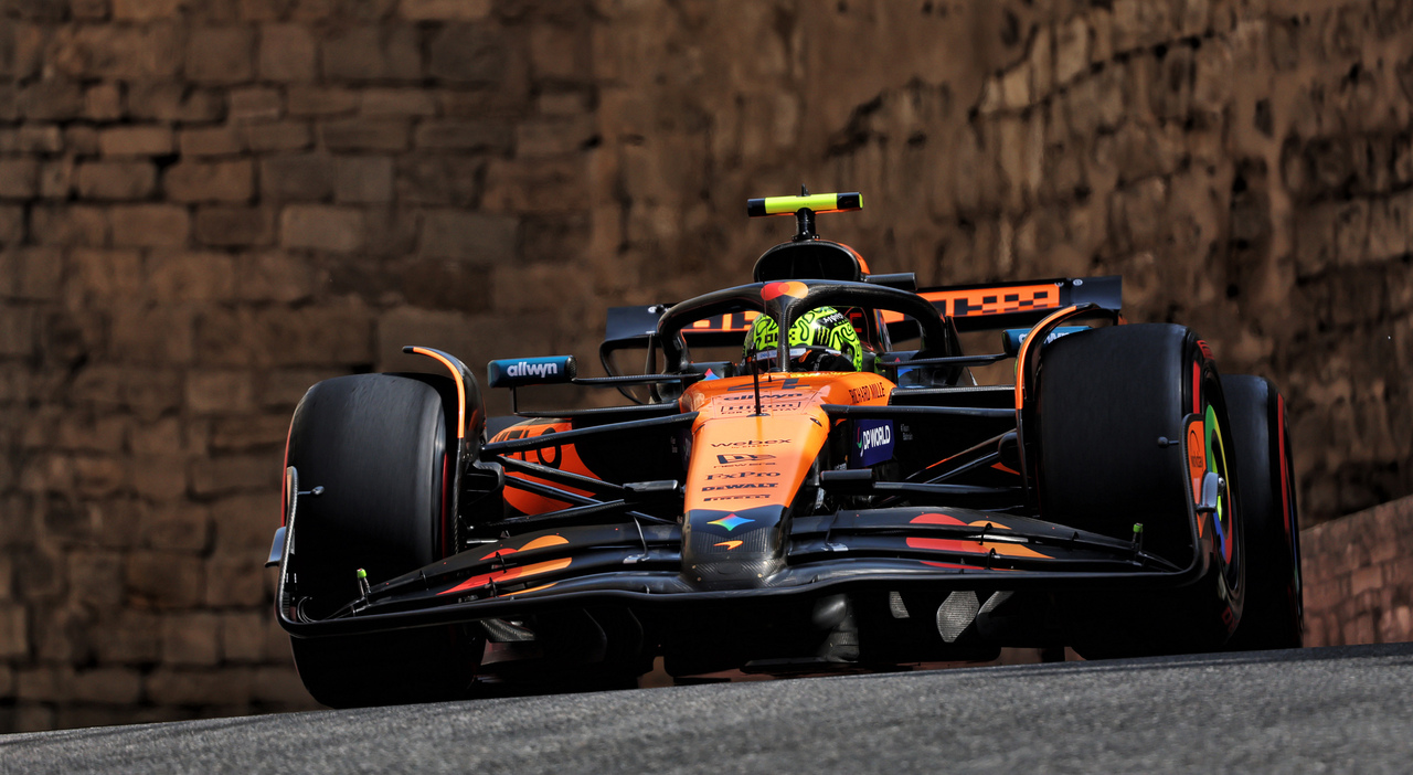 Lando Norris con la McLaren il più veloce nelle terze libere di Baku