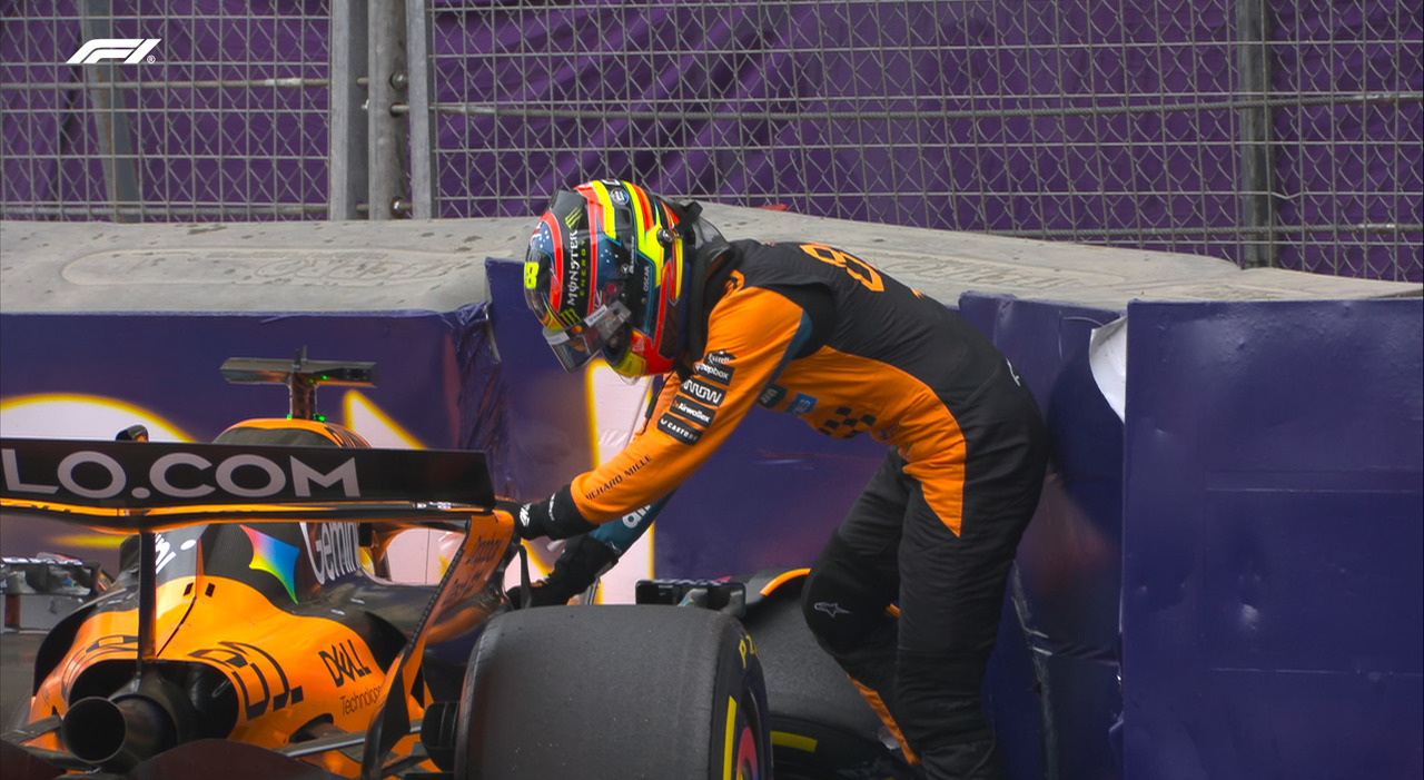 diretta gp di baku piastri subito contro le barriere verstappen comanda davanti a sainz lawson e antonelli safety car