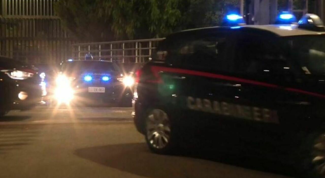 paura in piazza cairoli uomo bloccato dai carabinieri