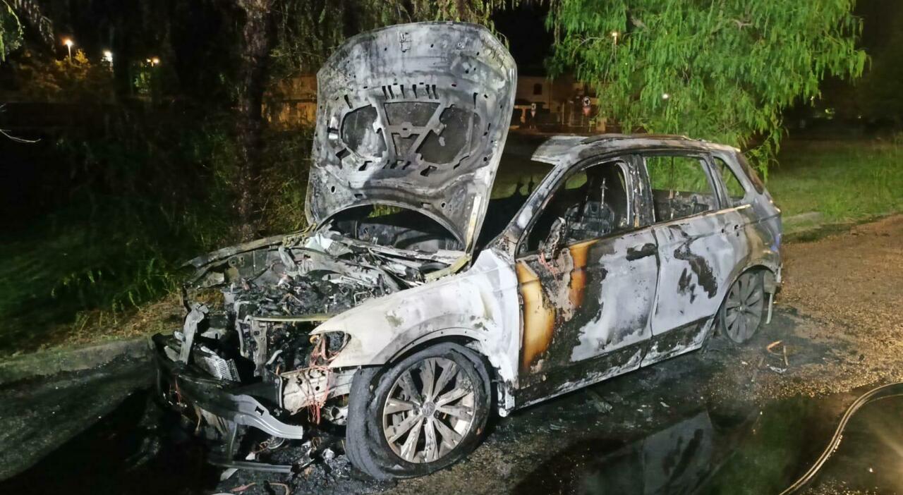 Incendiata l