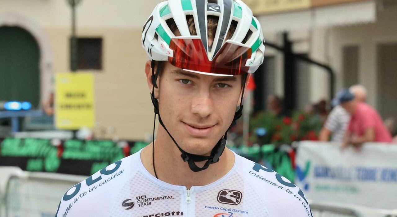 Kevin Bonaldo, malore durante la gara ciclistica: il fratello lo soccorre a 2 chilometri dall Kevin Bonaldo, malore durante la gara ciclistica: il fratello lo soccorre a 2 chilometri dall