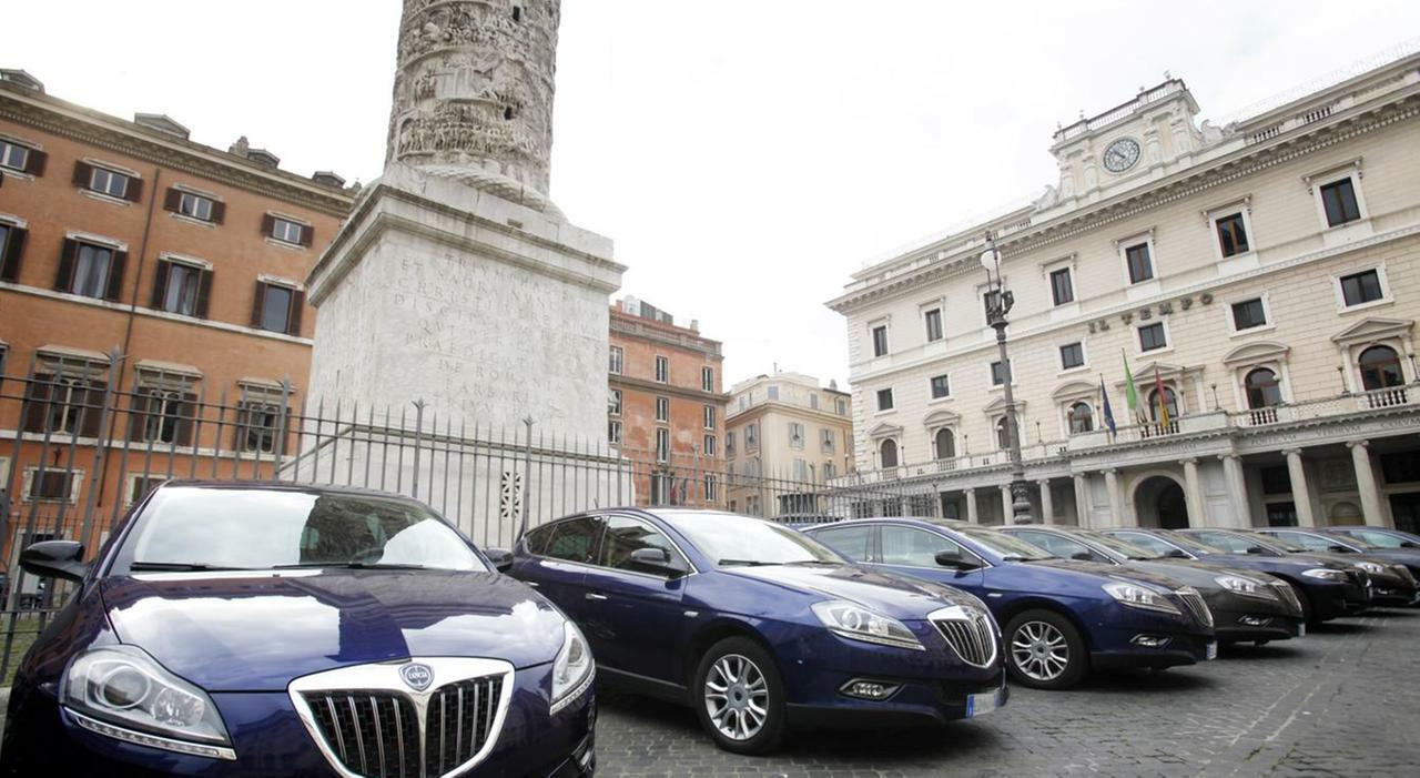 Auto blu e consulenze, i tagli di Palazzo Chigi: risparmi anche su pranzi e cene alla mensa, la ?cura? per i ministeri