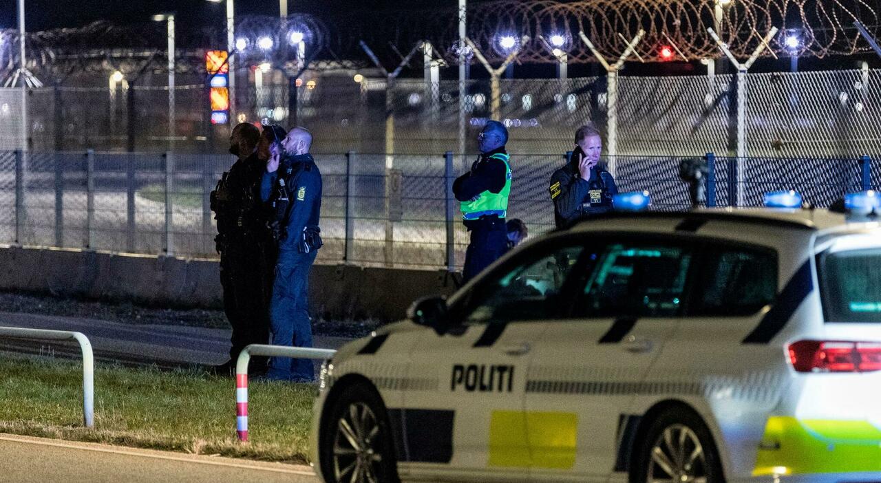 Droni su Copenaghen e Oslo, cosa sappiamo? Frederiksen: «Non escludo mano Russia». Ma il Cremlino nega. 007 danesi: «Alto rischio sabotaggi»