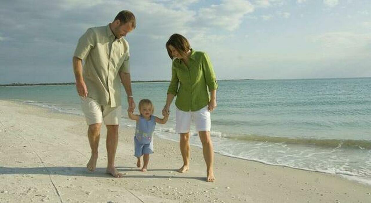Crescere un figlio in Italia dalla culla alla maggiore età costa 156 mila  euro in media: la stima