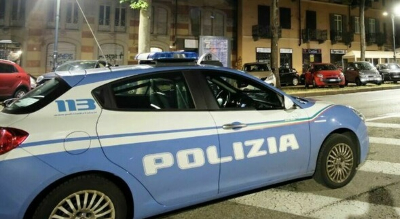https://statics.cedscdn.it/photos/MED_HIGH/2025/09/24/9087015_24155217_poliziotto_ferito_lavoro_risarcito_300mila_euro_dopo_oltre_20_anni_vittima_dovere_napoli_oggi_24_9_2025.jpg