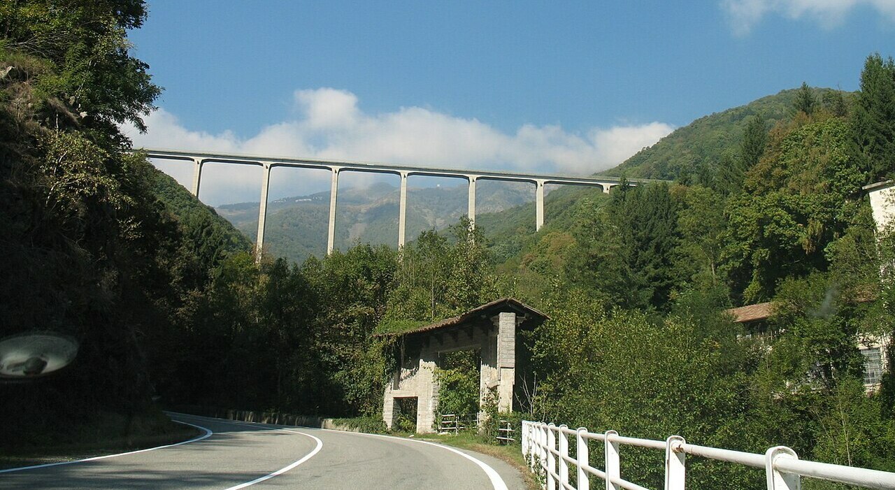 https://statics.cedscdn.it/photos/MED_HIGH/2025/09/24/9087061_24173128_ponte_di_pistolesa_9_10_06_048.jpg