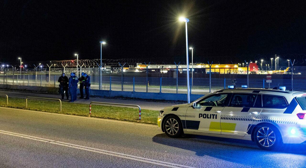 droni russi nello spazio aereo della danimarca chiuso l aeroporto di aalborg voli bloccati secondo caso di violazione in pochi giorni