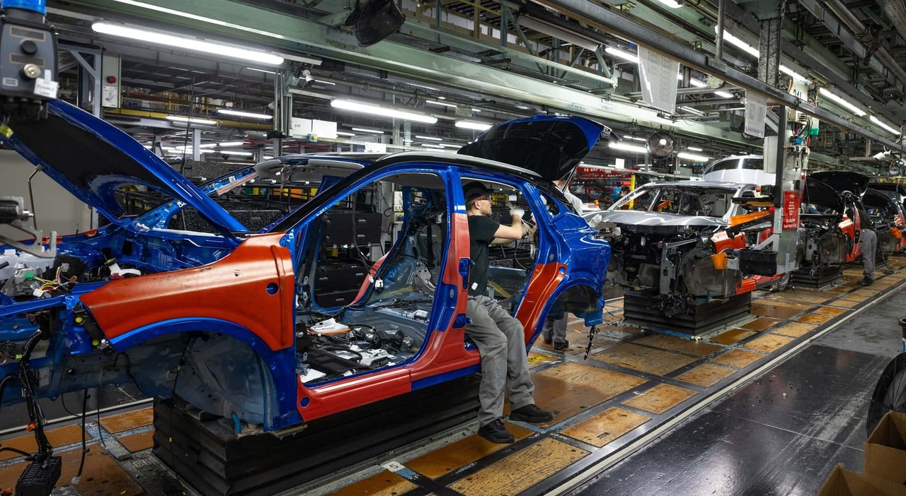 Una fabbrica di auto in Gb