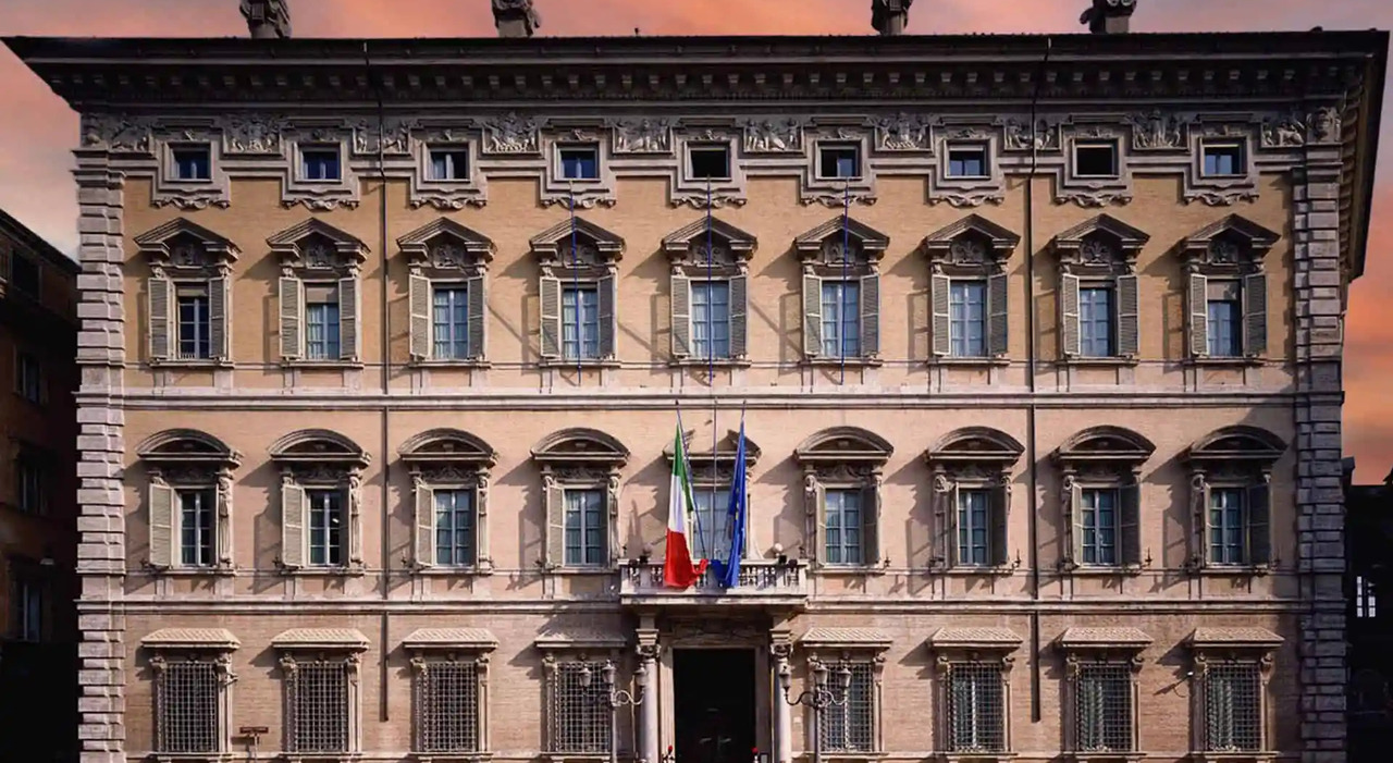 https://statics.cedscdn.it/photos/MED_HIGH/2025/09/25/9089086_25142107_palazzo_madama_senato_della_repubblica_italiana.jpg