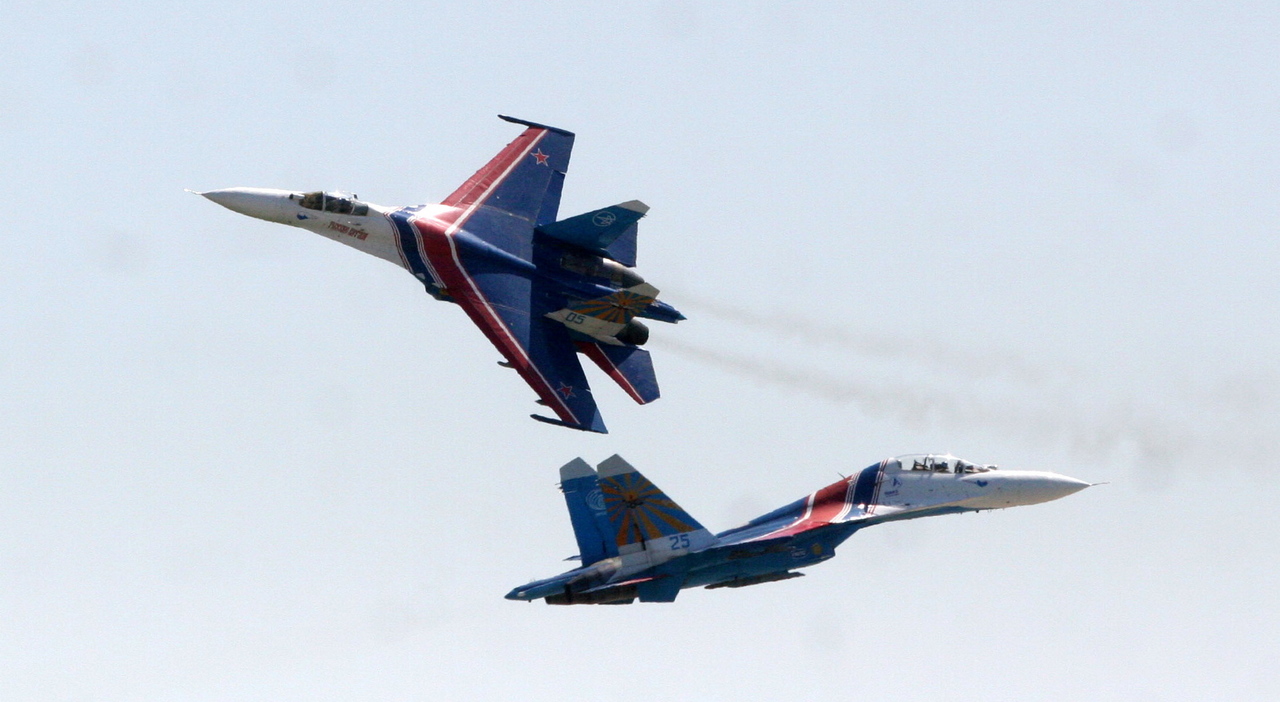 aerei da guerra russi vicino all alaska gli stati uniti inviano f 16 cosa sta succedendo