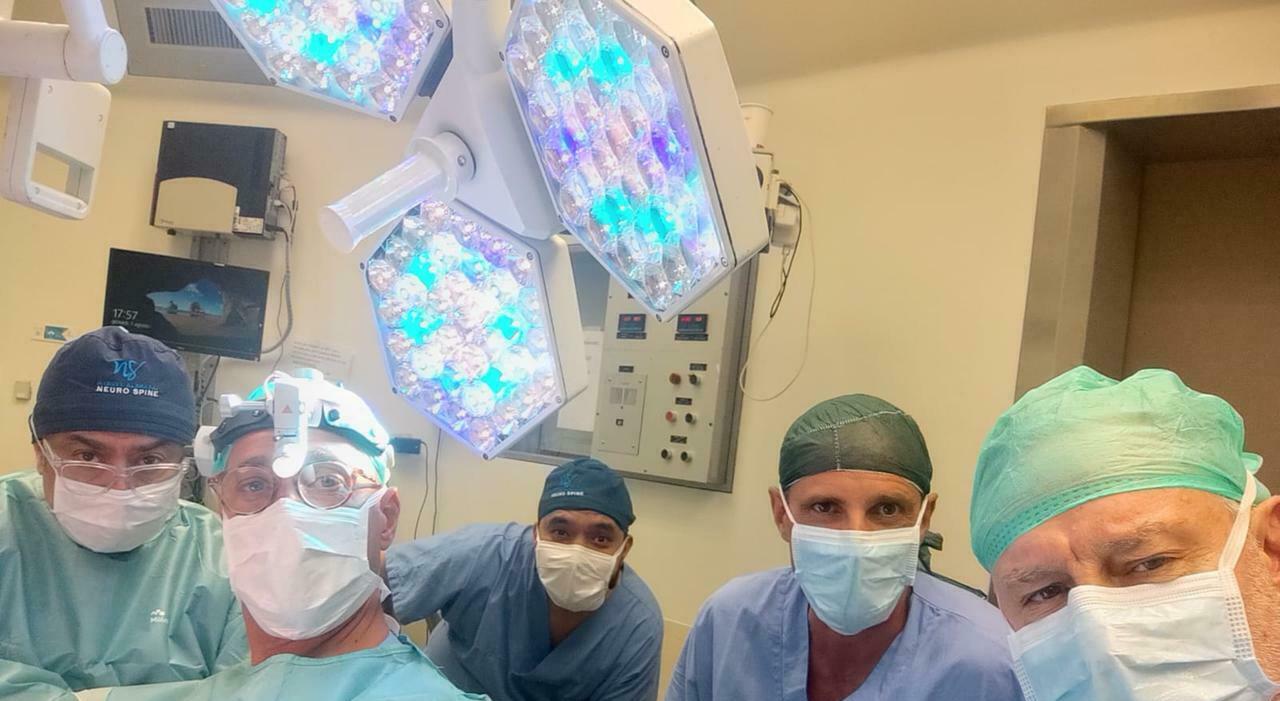 Volto sfigurato dal male, ragazza di 15 anni salvata anche da due medici di Torrette