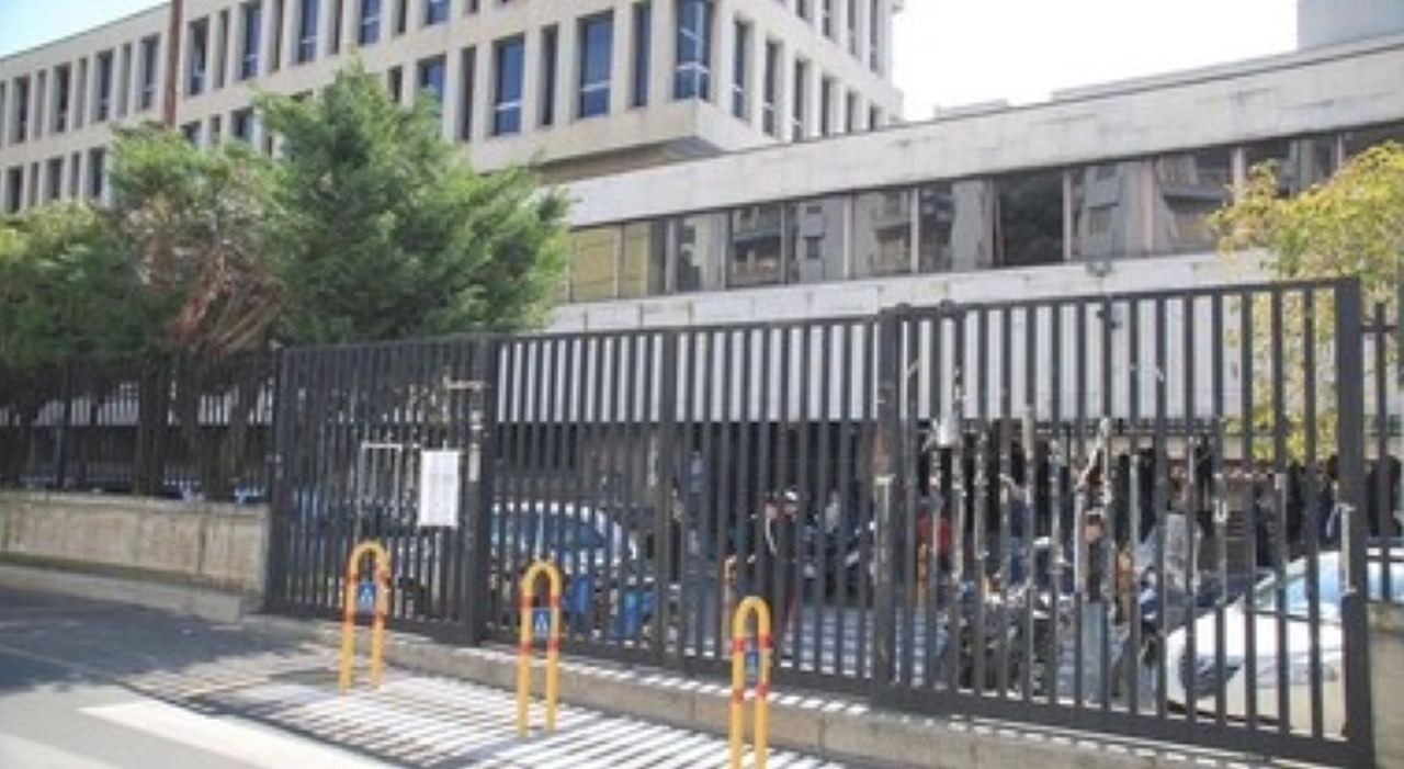 abusi sulla figlia dell ex compagna 52enne ai domiciliari indagata la mamma della ragazza