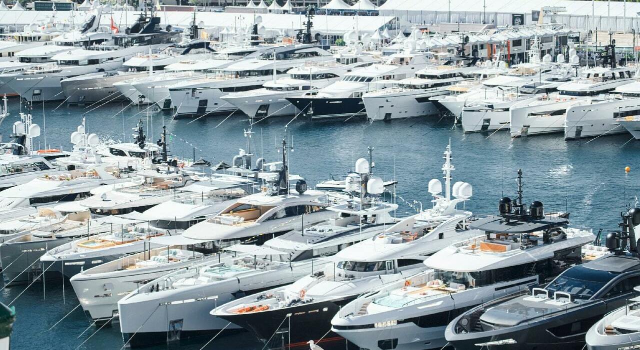 Una panoramica del salone nautico di Monaco