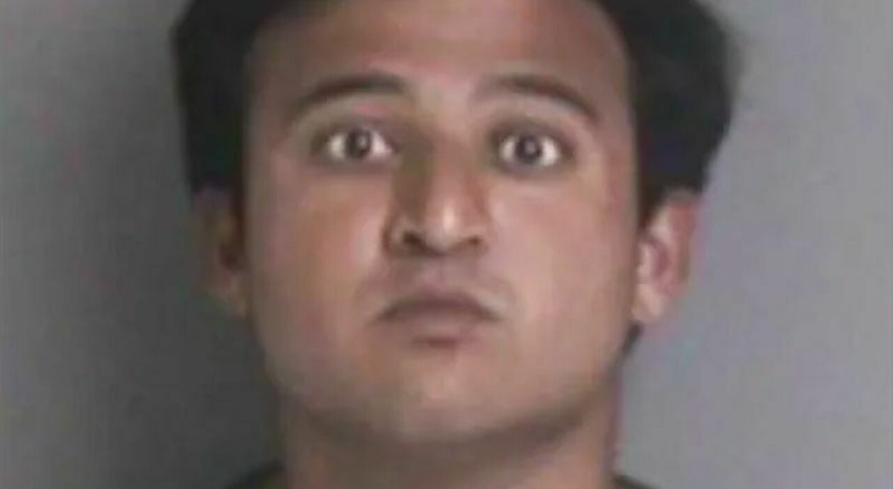 https://statics.cedscdn.it/photos/MED_HIGH/2025/09/26/9091201_26143558_varun_suresh_uccide_pedofilo_confessa_omicidio_david_brimmer_oggi_26_settembre_2025.jpg