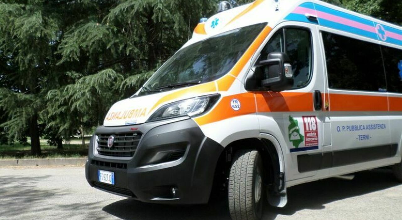 Napoli, operaio caduto da un