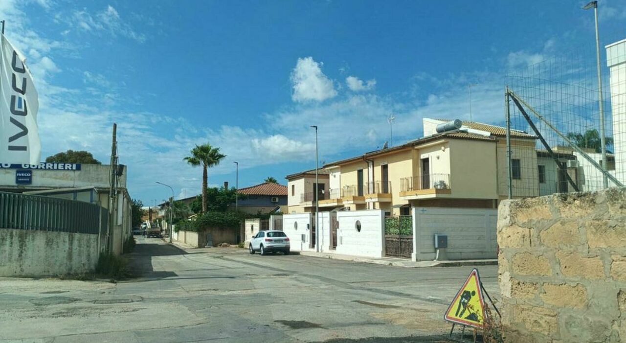 il 17enne rapito si 232 presentato in commissariato con un amico dopo 24 ore il giallo del sequestro anomalo ero in campagna non so dove