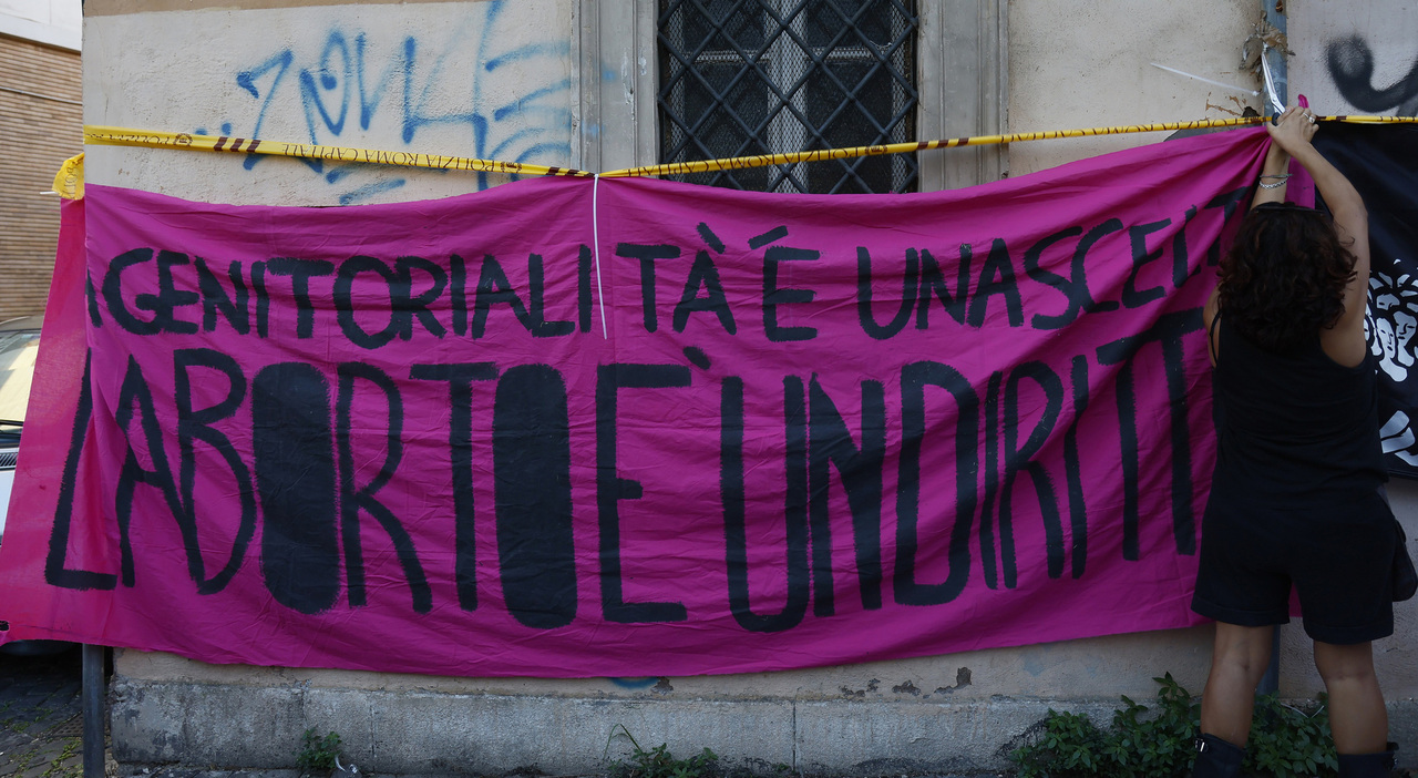 aborto un diritto negato tra obiettori di coscenza e mancanza di informazioni impedire alle donne di scegliere 232 una volont224 politica