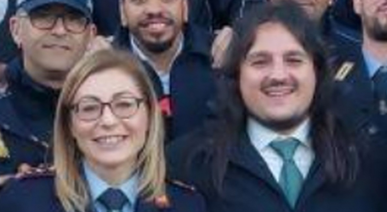 Bacoli, il capo dei vigili denuncia il sindaco Josi della Ragione: «Messaggi a tutte le ore»