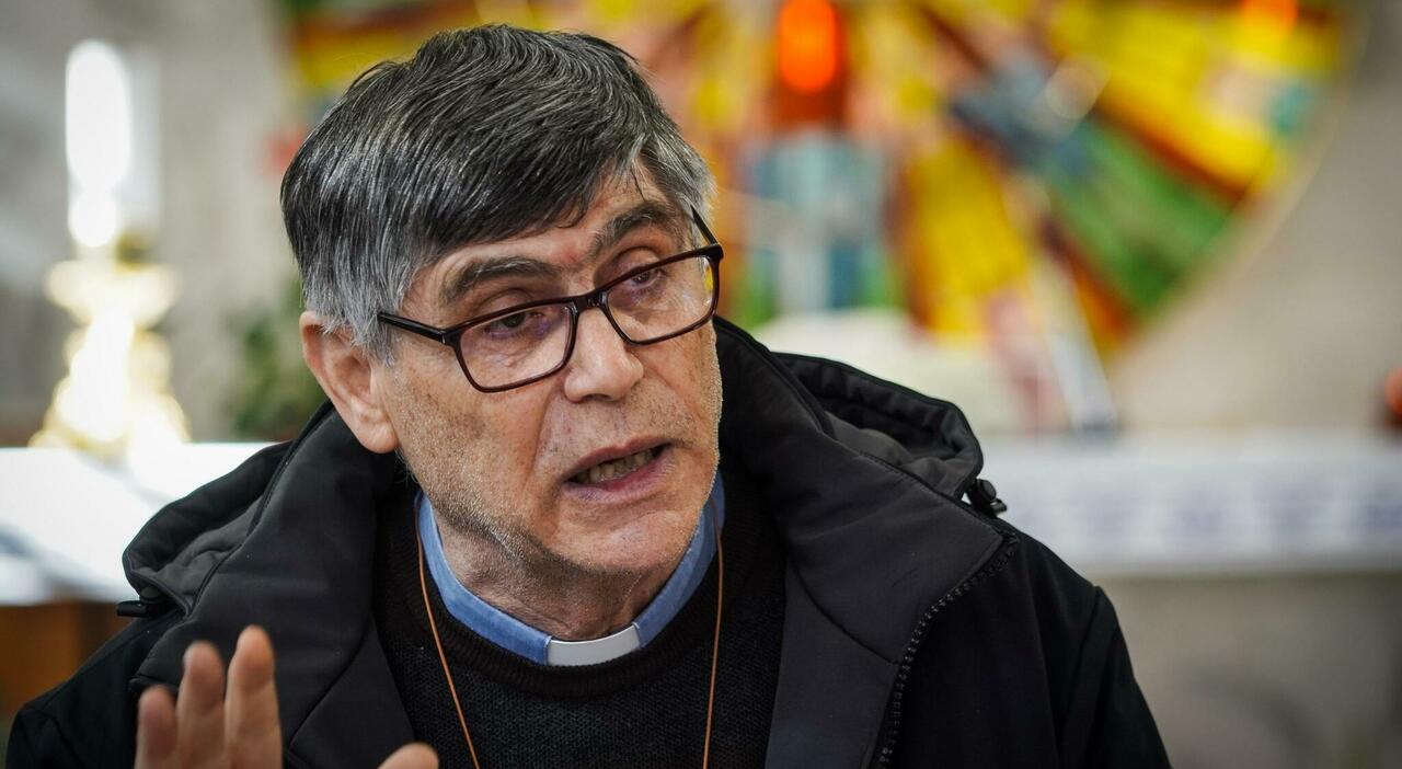 Caivano, proiettile consegnato a Don Patriciello da uomo in fila per la comunione. In chiesa la sottosegretaria Castiello