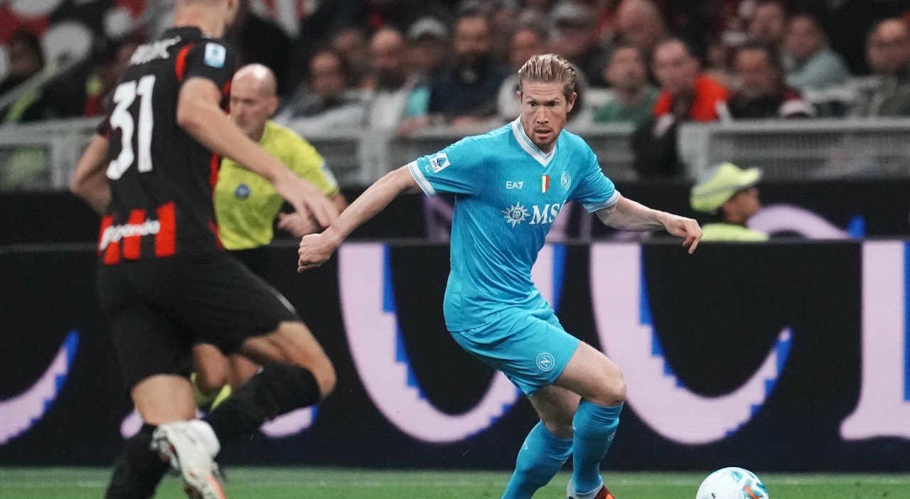 Milan-Napoli 2-1, a San Siro le reti di Saelemaekers, Pulisic e De Bruyne