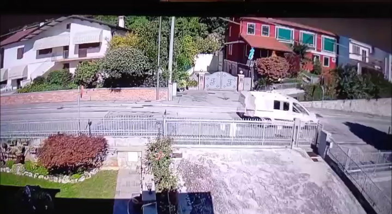 https://statics.cedscdn.it/photos/MED_HIGH/2025/09/28/9095013_poster.jpg