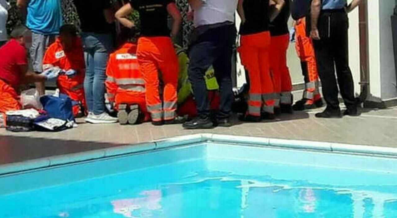 https://statics.cedscdn.it/photos/MED_HIGH/2025/09/28/9095072_28192712_ragazzo_morto_piscina_hotel_capaccio_paestum_cosa_e_successo_oggi_28_settembre_2025.jpg