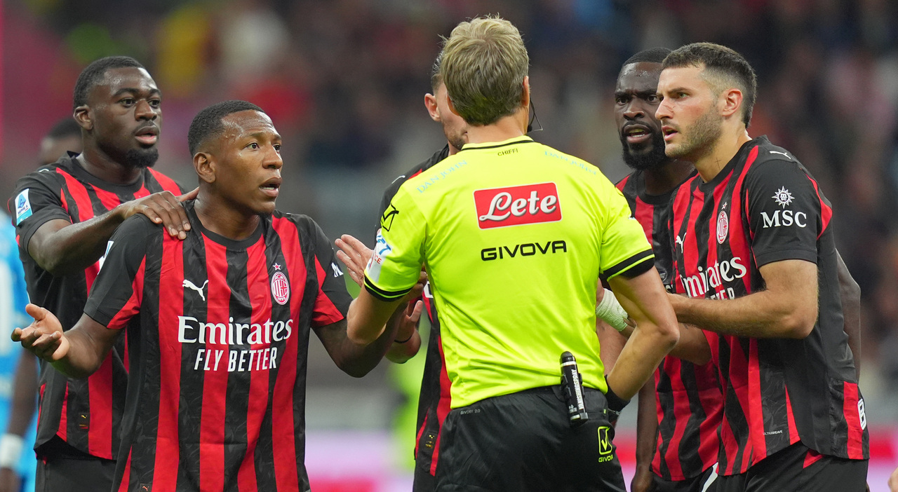 https://statics.cedscdn.it/photos/MED_HIGH/2025/09/28/9095133_28224905_milan_napoli_1_0_pagelle_rossoneri_serie_a_oggi_28_9_2025.jpg