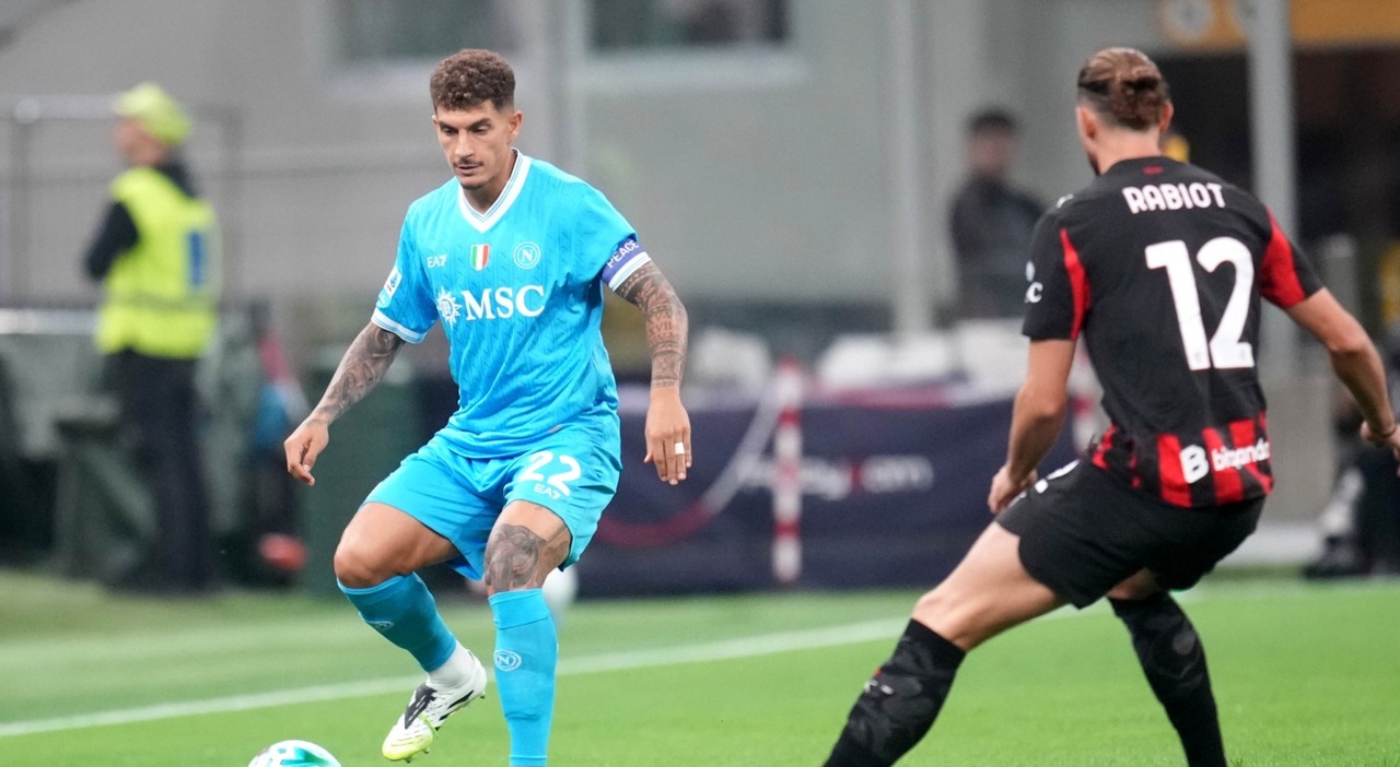 Milan-Napoli, la moviola: espulso Estupianian dopo il fallo su Di Lorenzo