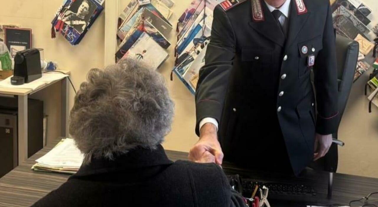 Truffa a 150 anziani, cento domande per vincere un viaggio. Poi la trappola: «Costa 27mila euro. Non ce li hai? Compri pentole e lenzuola». I nomi dei 41 indagati