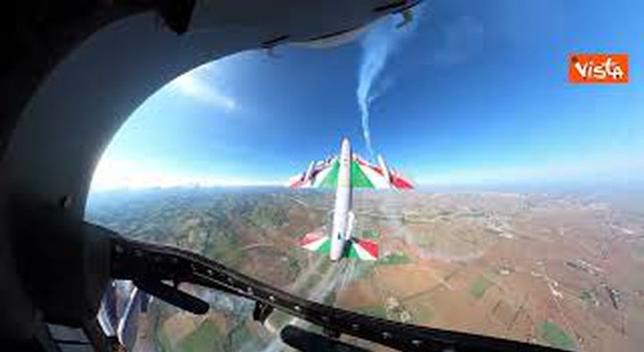 https://statics.cedscdn.it/photos/MED_HIGH/2025/09/30/9098324_poster.jpg