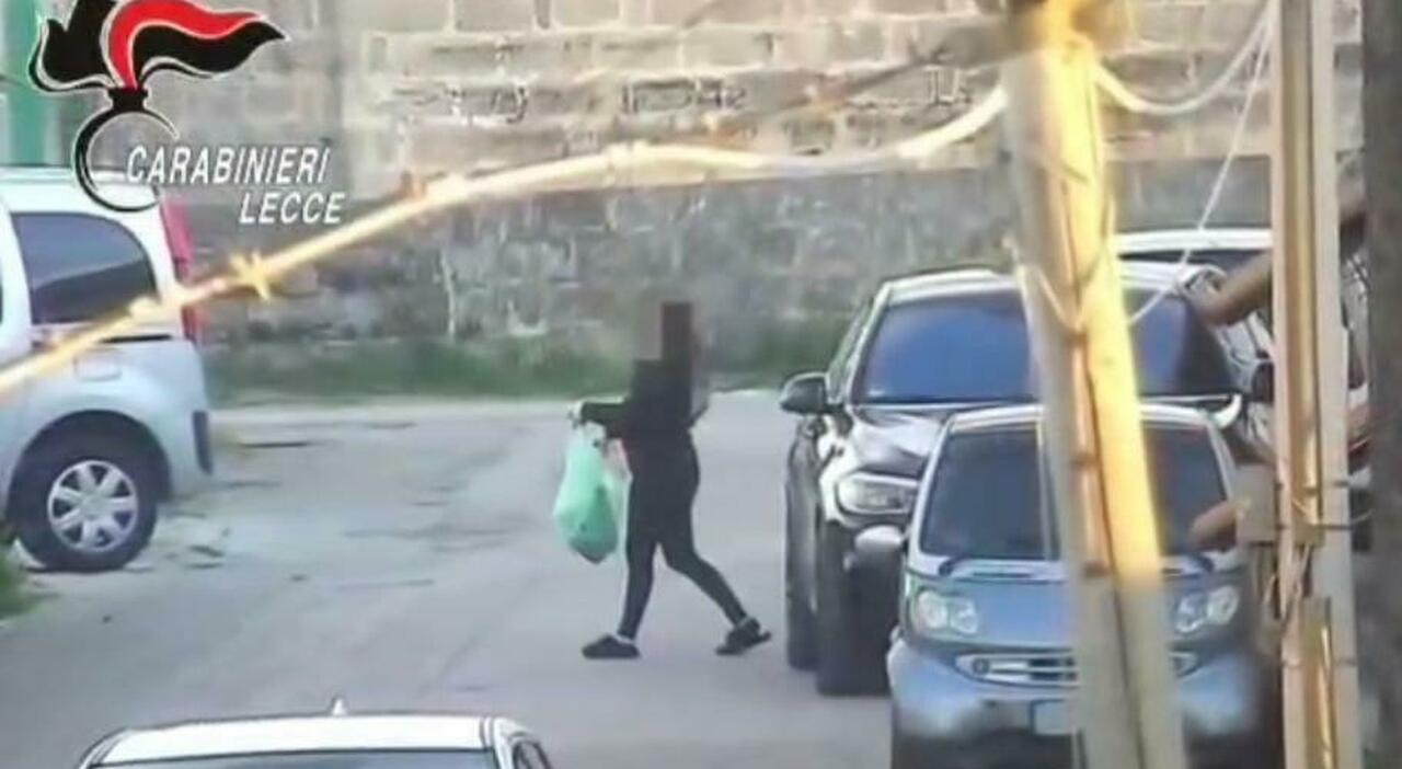 il blitz le donne ai vertici del clan gestivano spaccio e contabilit224