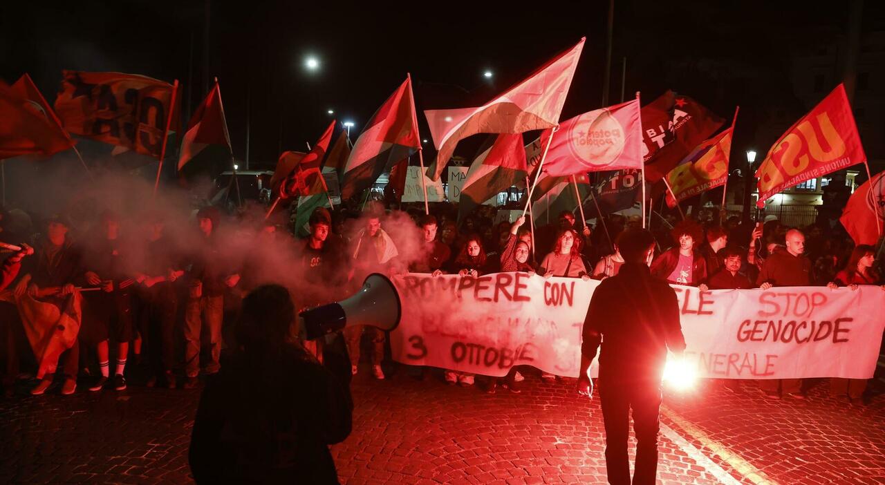 Flotilla, i sindacati: «Sciopero generale il 3 ottobre». Salvini: «Valuto la precettazione». Da Roma a Torino, manifestazioni Pro Pal in tutta Italia