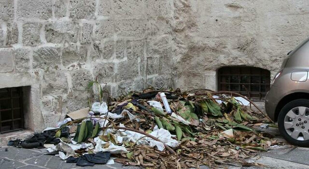 raduni fuochi dartificio urla cittadini ostaggio della movida
