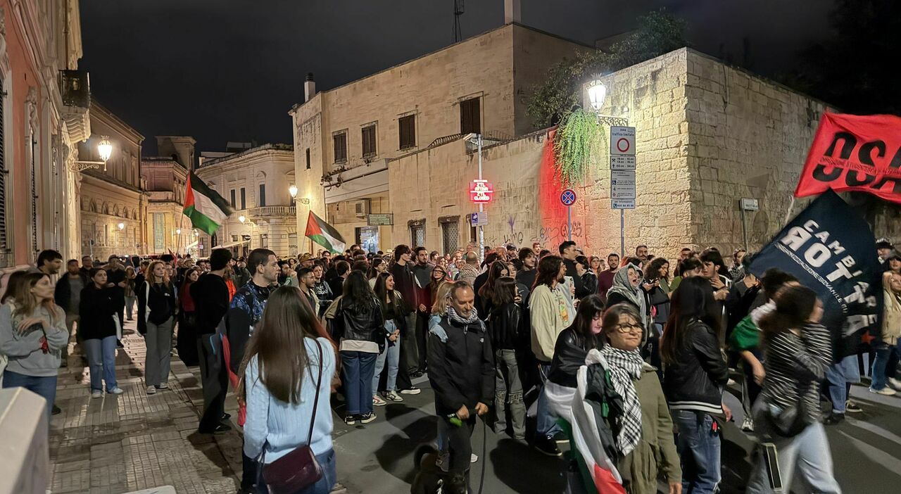 flotilla bloccata annunciate manifestazioni anche nelle citt224 pugliesi blocchiamo tutto gli appelli di studenti e sindacati
