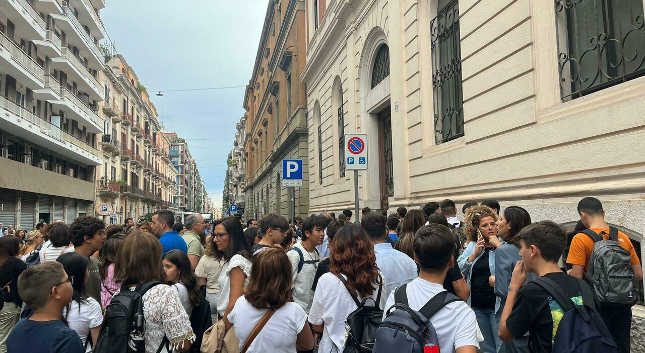 Bari, approvata la delibera: accorpamenti evitati per il prossimo anno