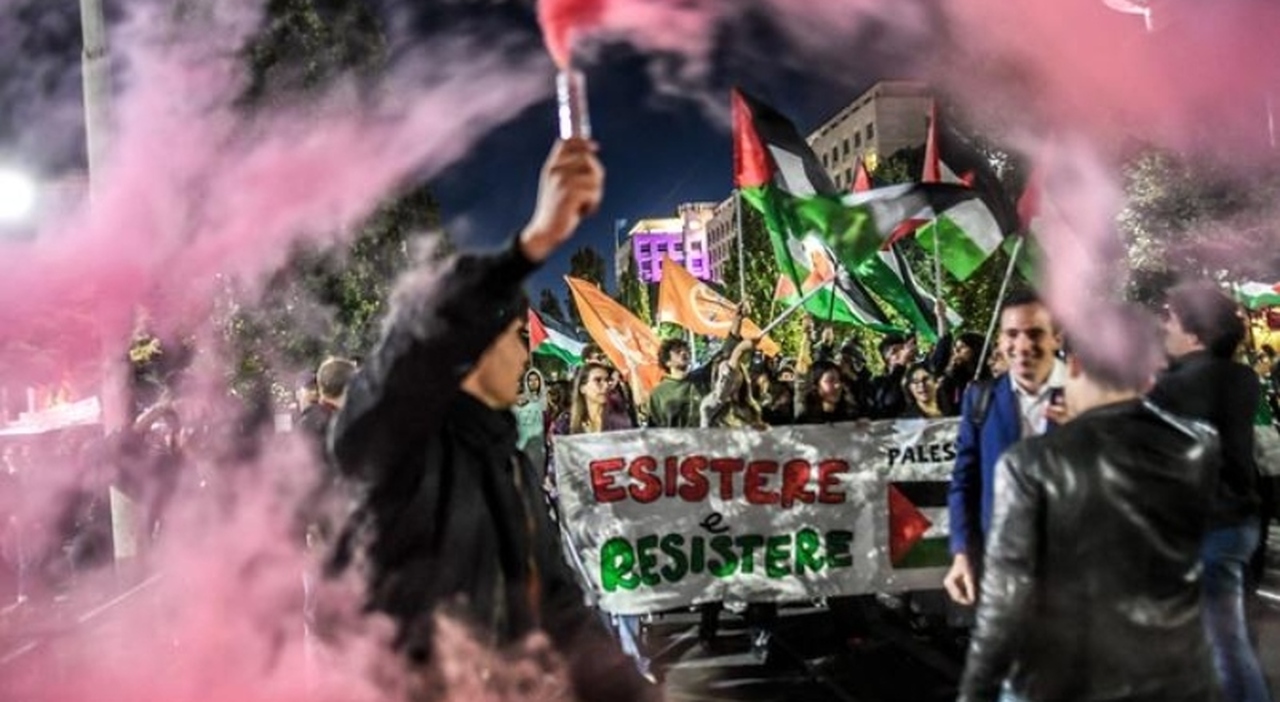 Corteo proPal, attesi in 80mila a Roma: città blindata, monitorate le frange violente