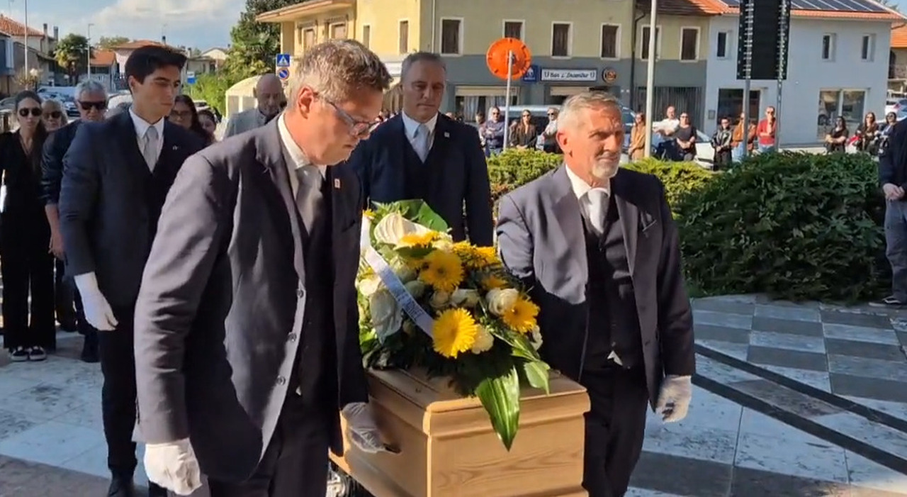 https://statics.cedscdn.it/photos/MED_HIGH/2025/10/03/9105055_04125241_myfilename.jpg