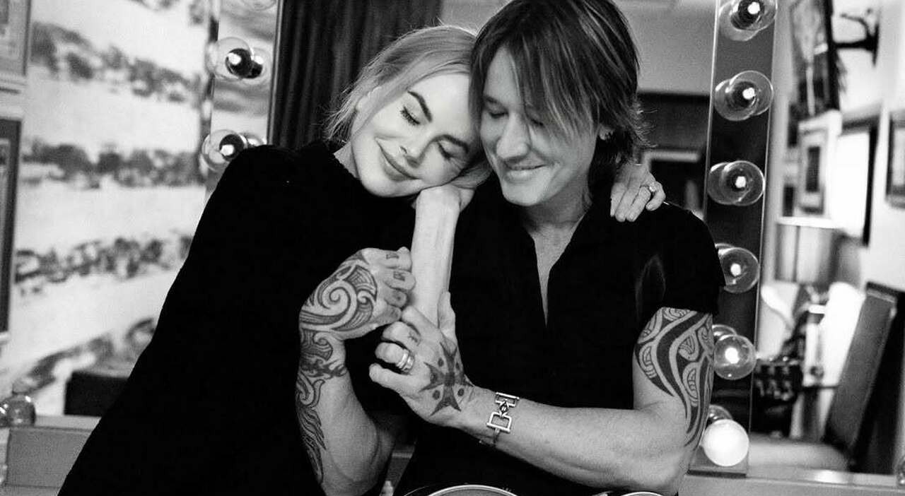 https://statics.cedscdn.it/photos/MED_HIGH/2025/10/03/9105320_03152341_happy_anniversary_baby_keithurban.jpg