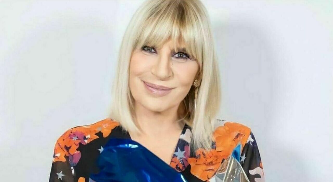 https://statics.cedscdn.it/photos/MED_HIGH/2025/10/04/9106741_04105040_7272806_07123739_gemma_galgani_uomini_e_donne_piedi.jpg