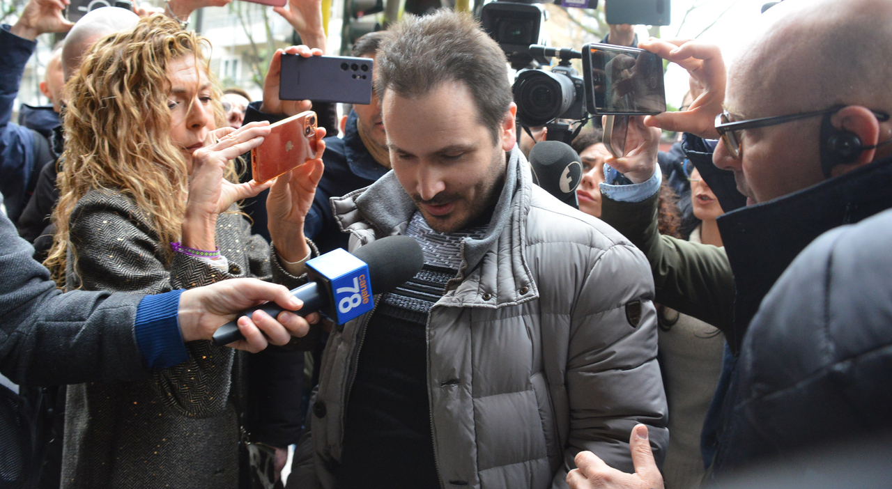 https://statics.cedscdn.it/photos/MED_HIGH/2025/10/04/9106744_04105726_garlasco_giuseppe_spoto_quarto_grado_sempio_venditti_intercettazioni_cosa_ha_detto_oggi_4_10_2025.jpg