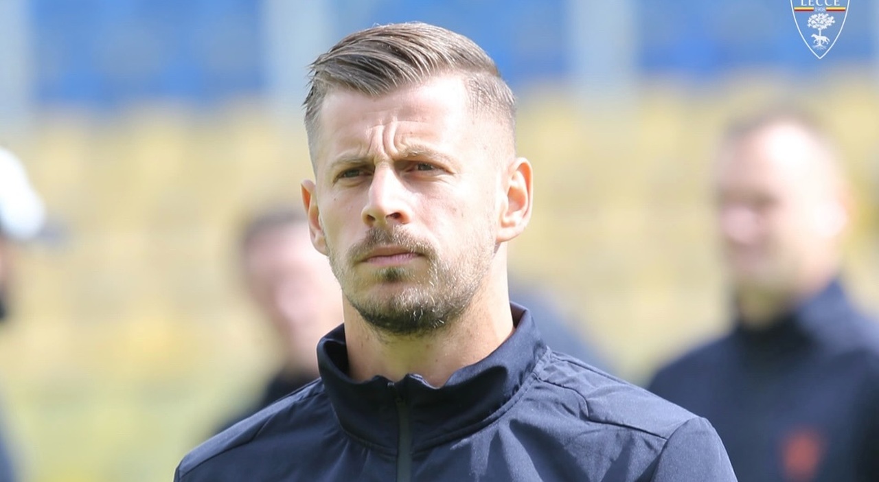 Parma Lecce diretta, formazioni ufficiali: Di Francesco rilancia Sottil. Camarda in panchina