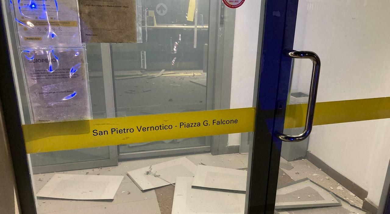 Spaccate, si corre ai ripari: in Puglia 145 postamat restano chiusi di notte. Insorgono gli utenti