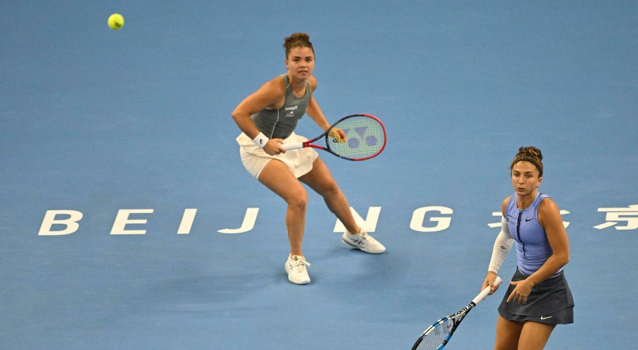 https://statics.cedscdn.it/photos/MED_HIGH/2025/10/05/9108660_05124708_errani_paolini_vincono_doppio_pechino_oggi_5_10_2025.jpg