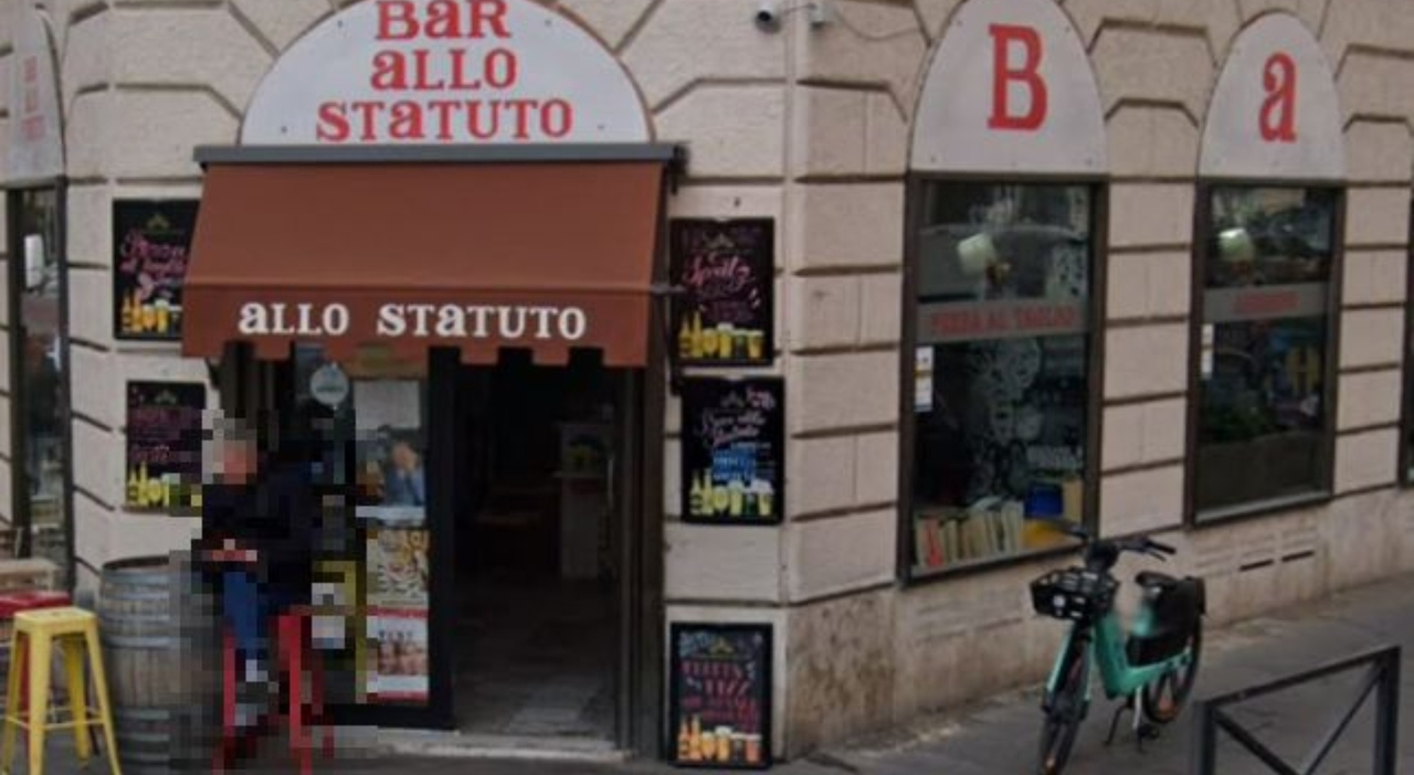 https://statics.cedscdn.it/photos/MED_HIGH/2025/10/05/9108944_05191036_raid_fascisti_bar_allo_statuto_roma_oggi_5_10_2025.jpg