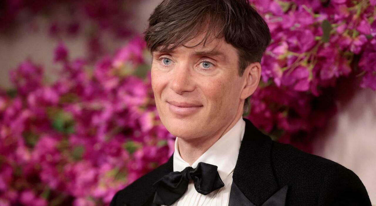 https://statics.cedscdn.it/photos/MED_HIGH/2025/10/05/9109023_05205752_cillian_murphy.jpg